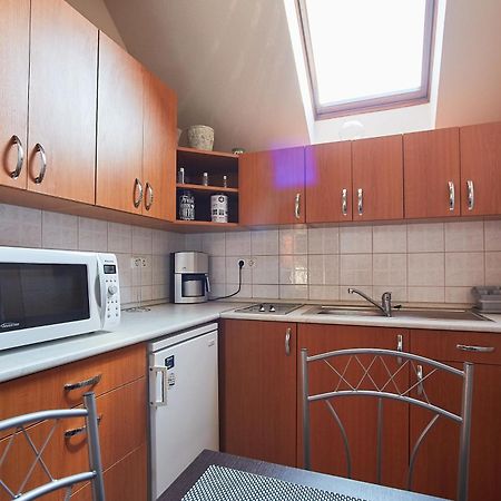 דירות Lujza Apartman Goedoello מראה חיצוני תמונה