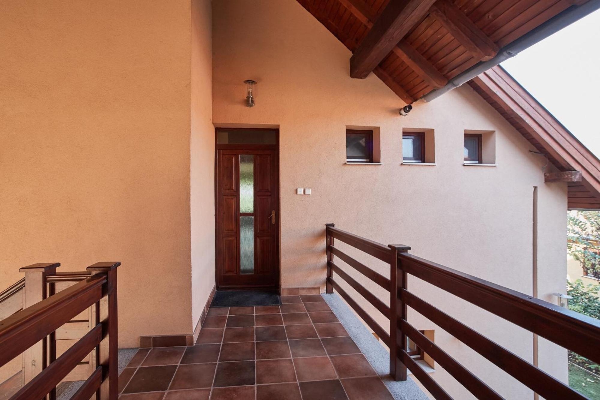 דירות Lujza Apartman Goedoello מראה חיצוני תמונה