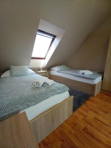 דירות Lujza Apartman Goedoello מראה חיצוני תמונה